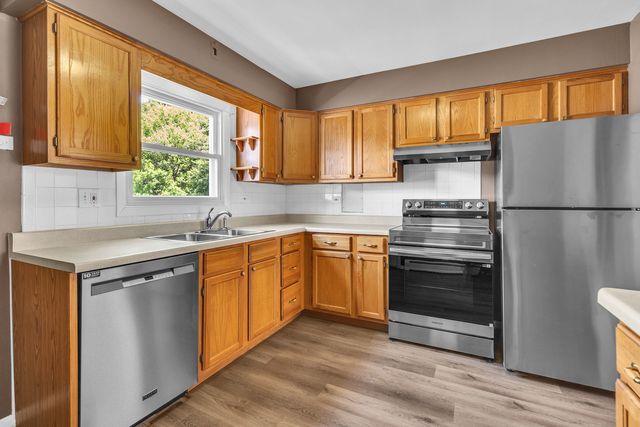 7952 MADISON Street 2E, River Forest, IL 60305