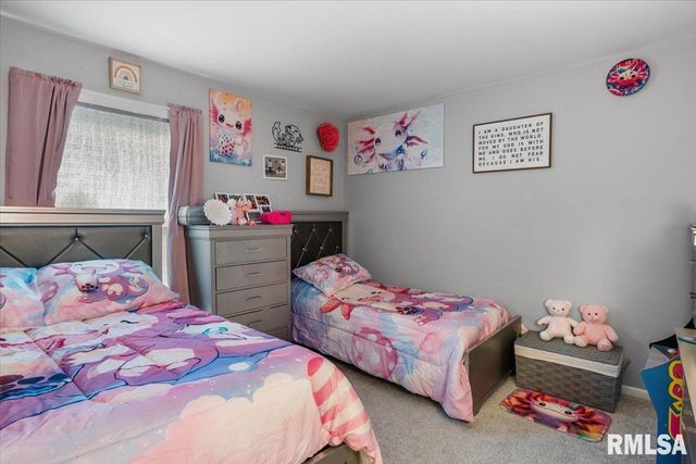 830 N 7TH Street, Riverton, IL 62561