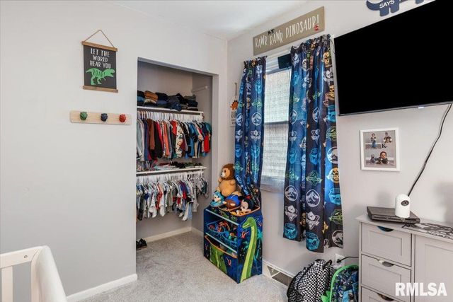 830 N 7TH Street, Riverton, IL 62561