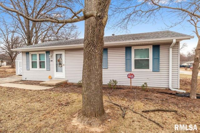 830 N 7TH Street, Riverton, IL 62561