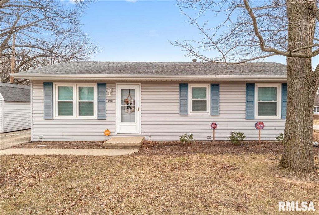 830 N 7TH Street, Riverton, IL 62561