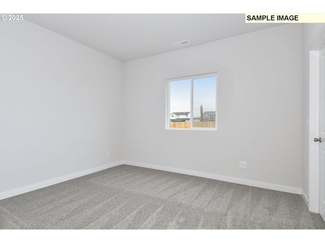 1385 OWL Ave, Woodburn, OR 97071