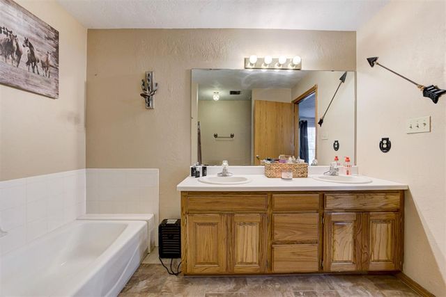 9106 Banner Road, Lexington, OK 73051