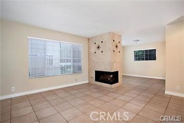 64 Woodleaf, Irvine, CA 92614