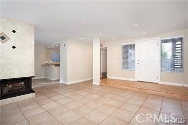 64 Woodleaf, Irvine, CA 92614