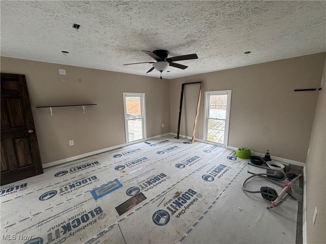 358 N High, Cortland, OH 44410