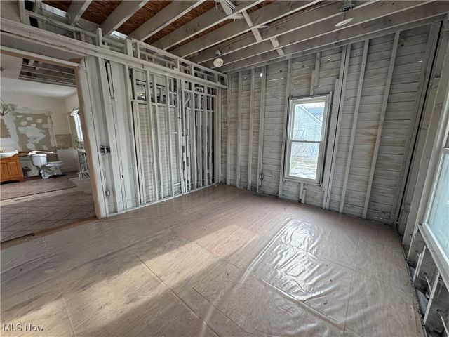 358 N High, Cortland, OH 44410