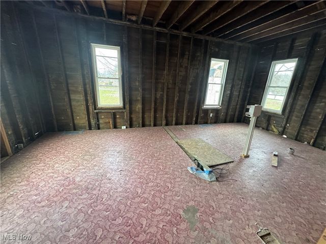 358 N High, Cortland, OH 44410