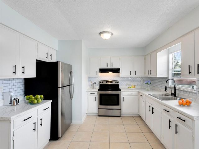 955 6TH STREET SE 11, Winter Haven, FL 33880