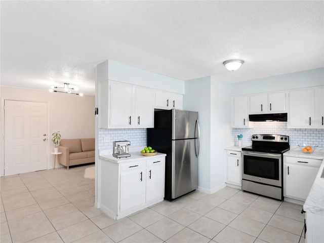 955 6TH STREET SE 11, Winter Haven, FL 33880