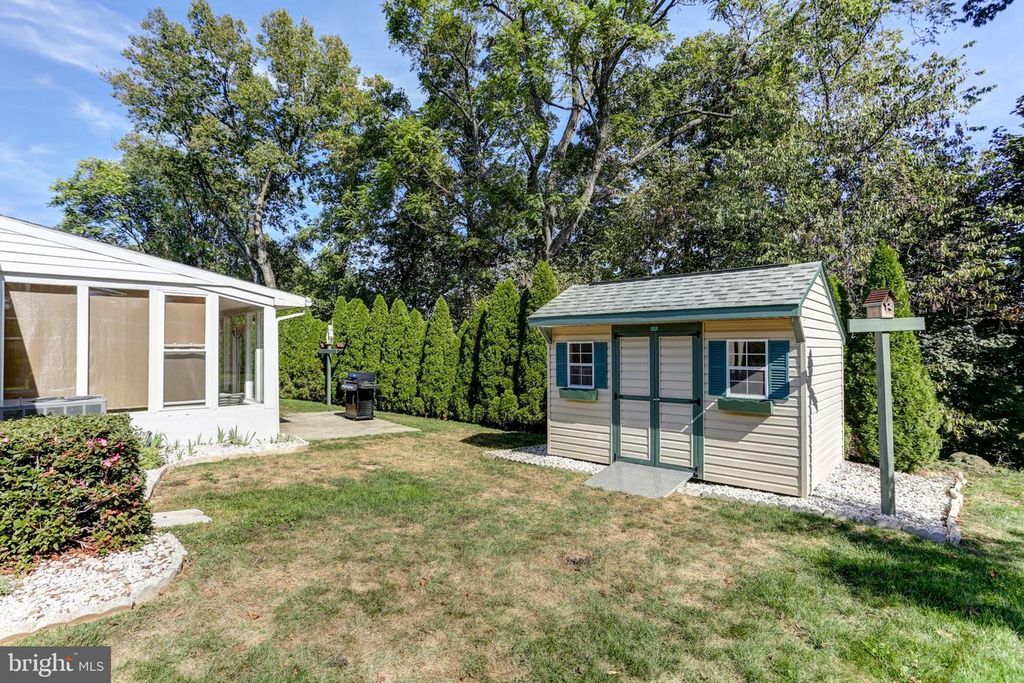 24 ARWIN DR, Hummelstown, PA 17036