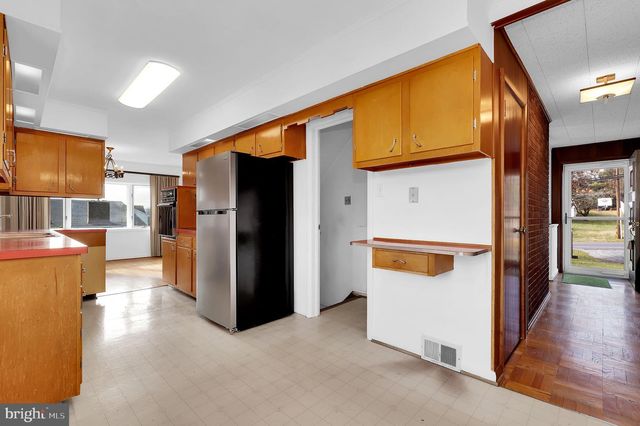 12829 BRADBURY AVE, Smithsburg, MD 21783