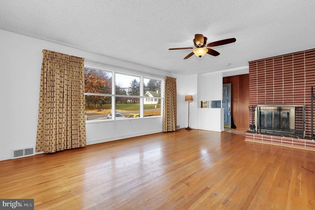 12829 BRADBURY AVE, Smithsburg, MD 21783