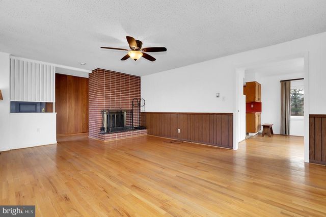 12829 BRADBURY AVE, Smithsburg, MD 21783