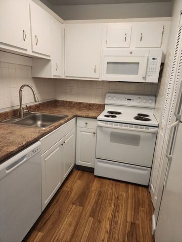 135 East Main St F-8, Westborough, MA 01581