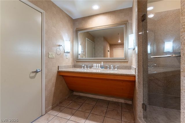 211 East Flamingo Road 905, Las Vegas, NV 89169