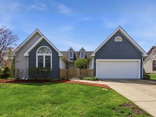 40 Fern Road, Lake Zurich, IL 60047