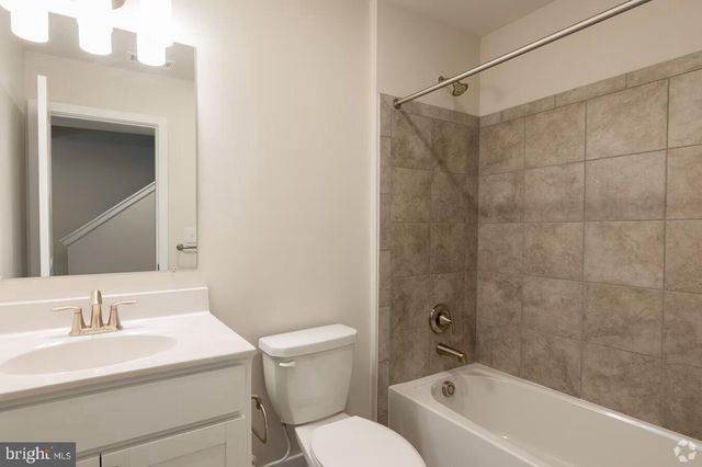 1821 GUILFORD AVE, Baltimore, MD 21202