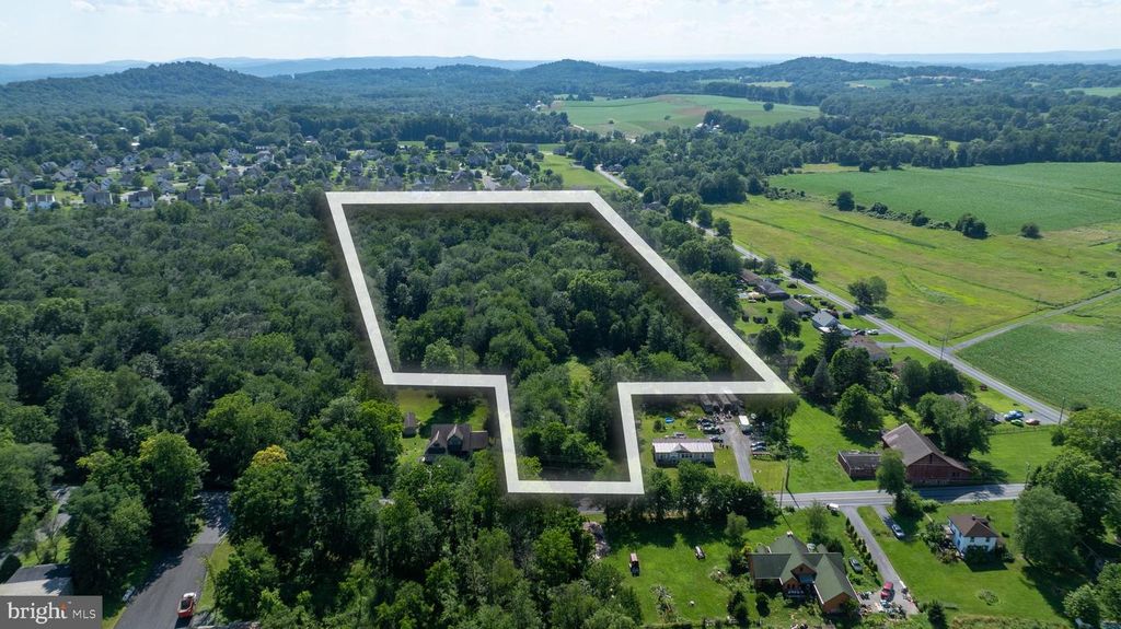 2820 CHESTNUT RD, Elizabethtown, PA 17022