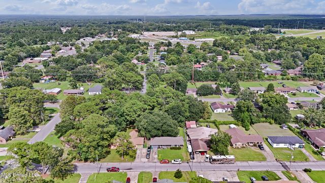 5707 Eastwood Drive, Moss Point, MS 39563
