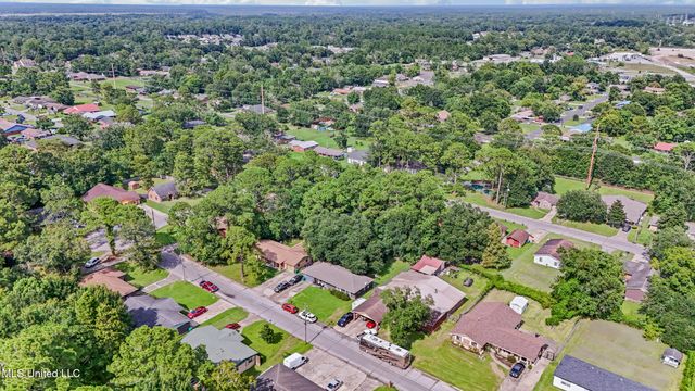 5707 Eastwood Drive, Moss Point, MS 39563