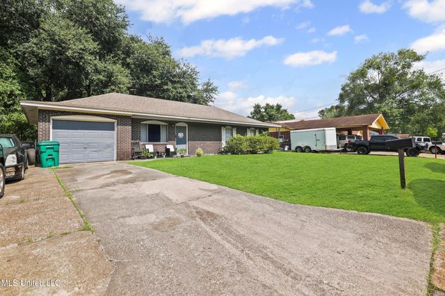 5707 Eastwood Drive, Moss Point, MS 39563