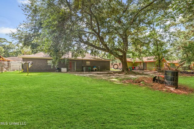 5707 Eastwood Drive, Moss Point, MS 39563