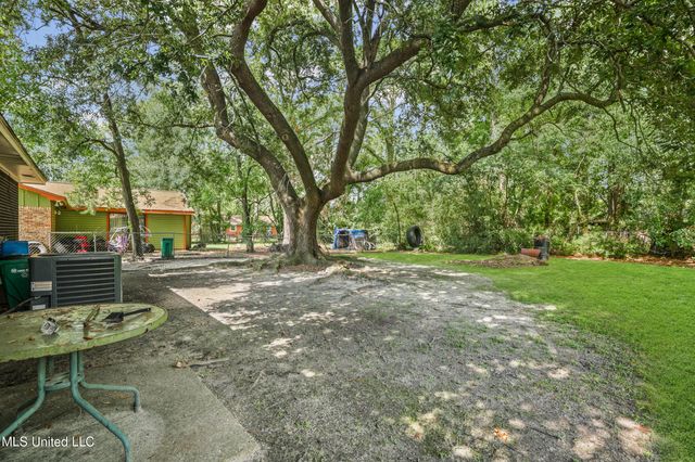5707 Eastwood Drive, Moss Point, MS 39563