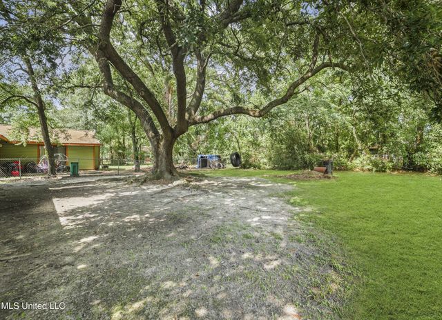 5707 Eastwood Drive, Moss Point, MS 39563