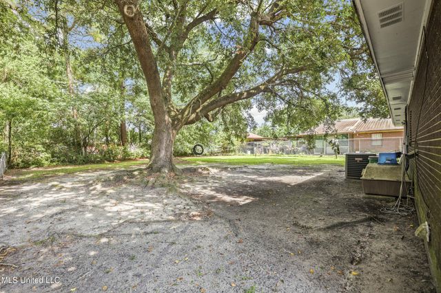 5707 Eastwood Drive, Moss Point, MS 39563