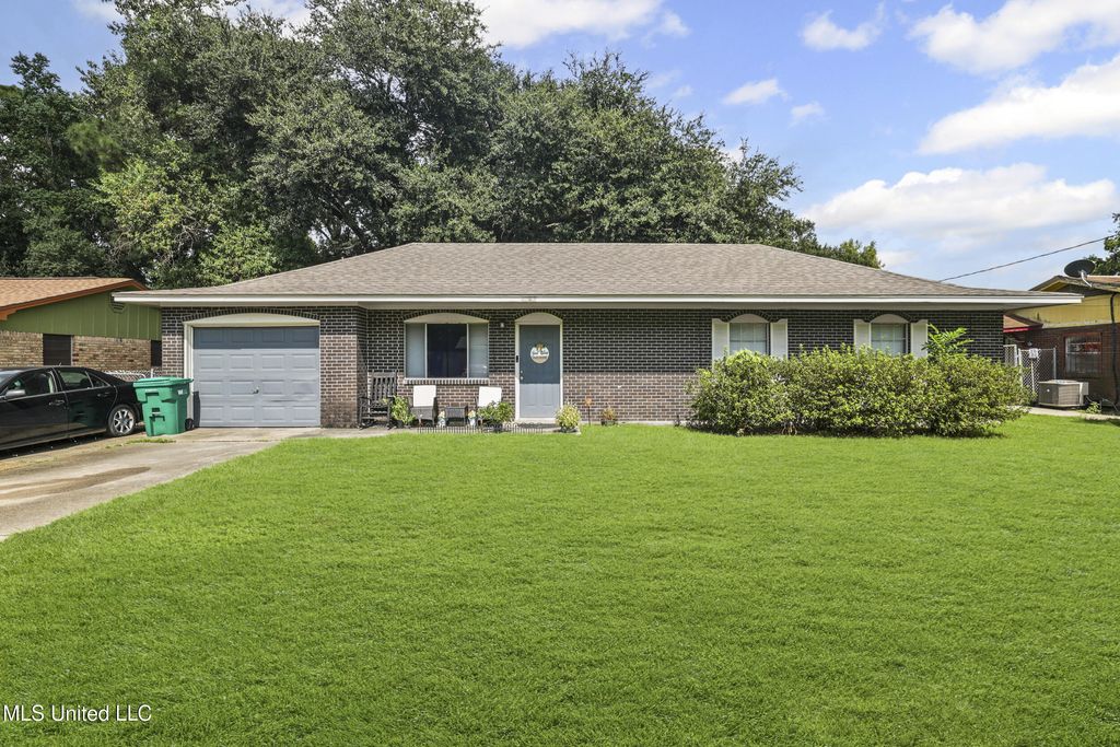 5707 Eastwood Drive, Moss Point, MS 39563