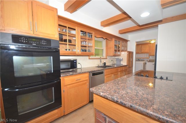 614 Fairwood Drive, Tallmadge, OH 44278