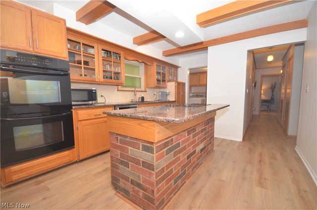 614 Fairwood Drive, Tallmadge, OH 44278
