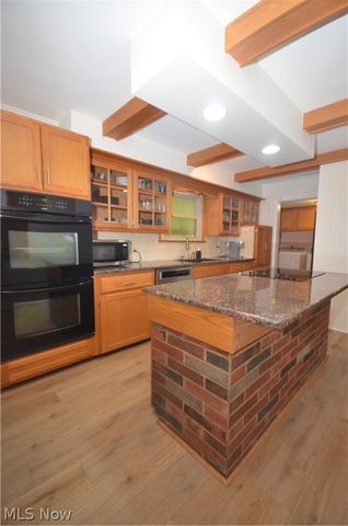 614 Fairwood Drive, Tallmadge, OH 44278