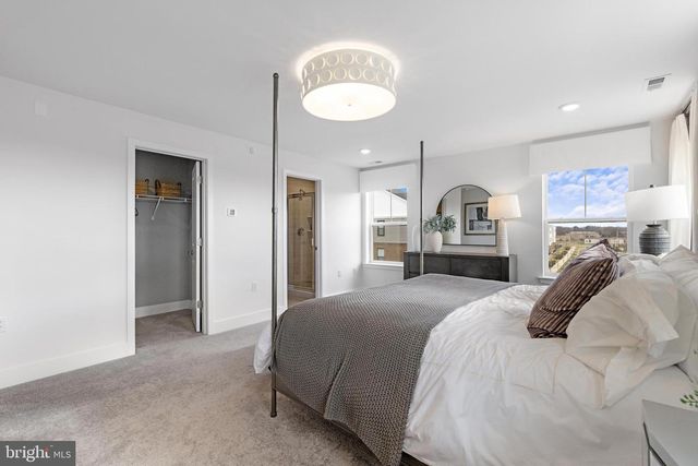 150 LEONA STEWART, Pennington, NJ 08534