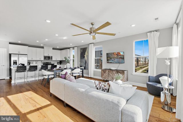 150 LEONA STEWART, Pennington, NJ 08534