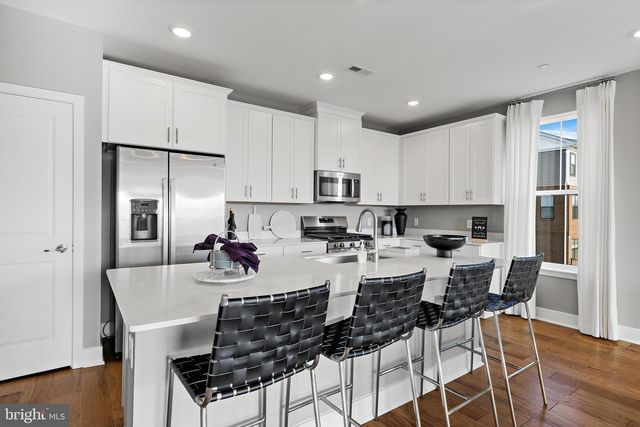 150 LEONA STEWART, Pennington, NJ 08534