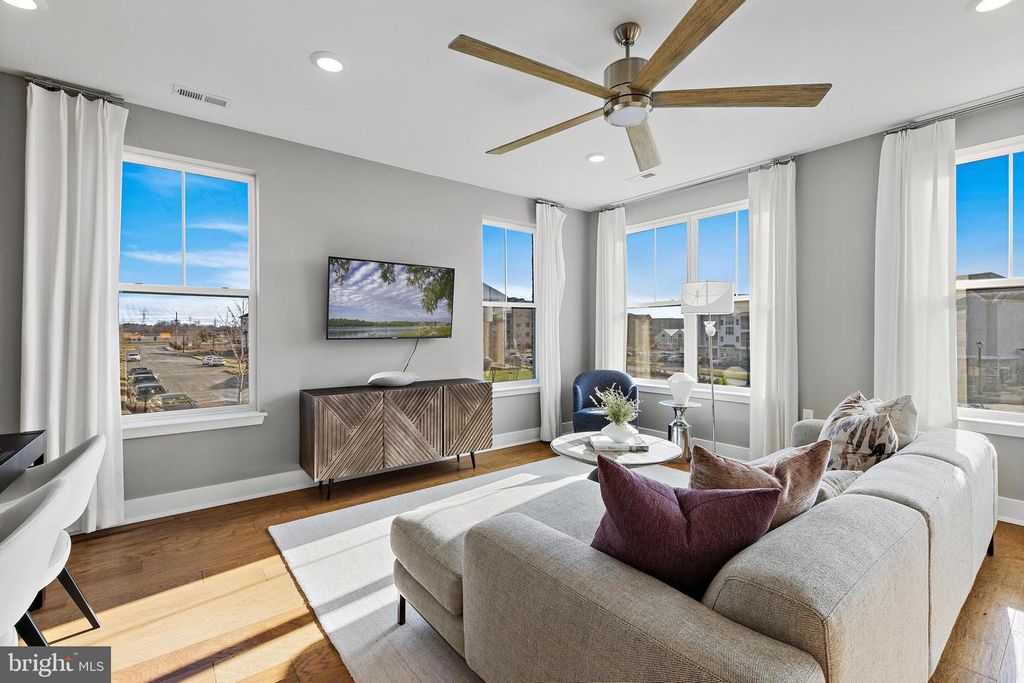 150 LEONA STEWART, Pennington, NJ 08534