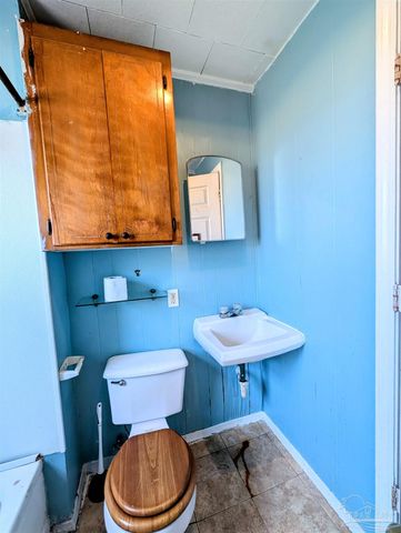 4216 Sapphire Ln, Pace, FL 32571