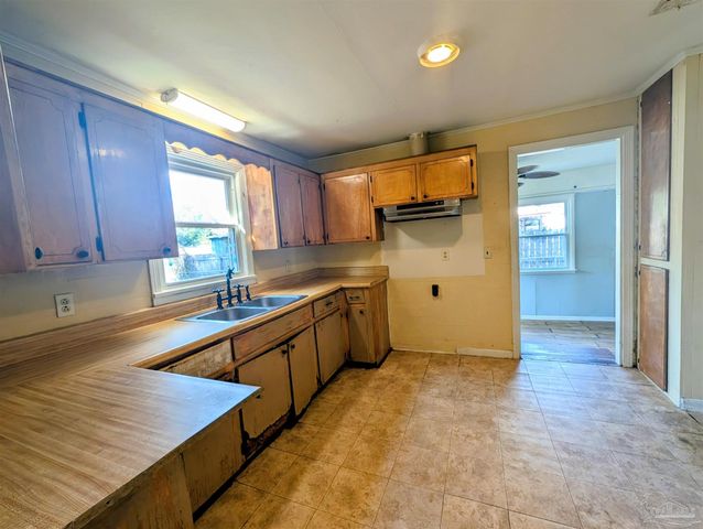 4216 Sapphire Ln, Pace, FL 32571