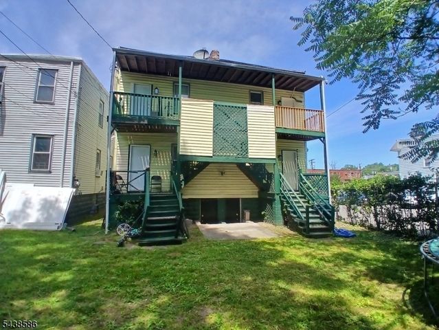 73 Franklin St, East Orange City, NJ 07017