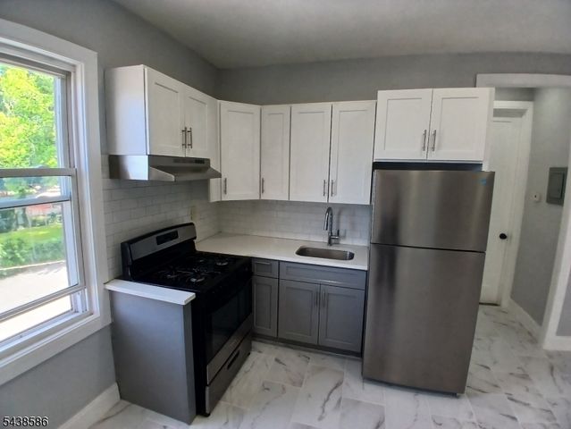 73 Franklin St, East Orange City, NJ 07017