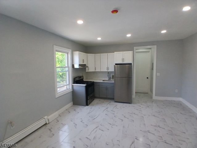 73 Franklin St, East Orange City, NJ 07017