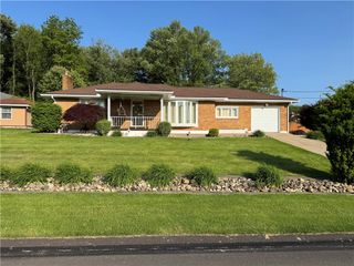 2122 Elizabeth Ct, Murrysville, PA 15632