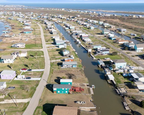 1821 County Road 201, Sargent, TX 77414