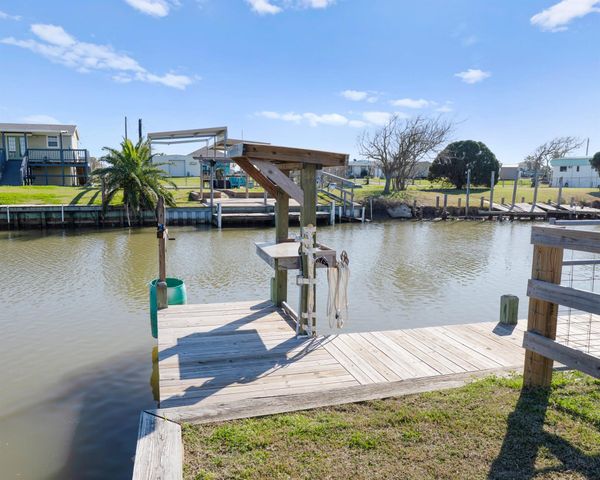 1821 County Road 201, Sargent, TX 77414