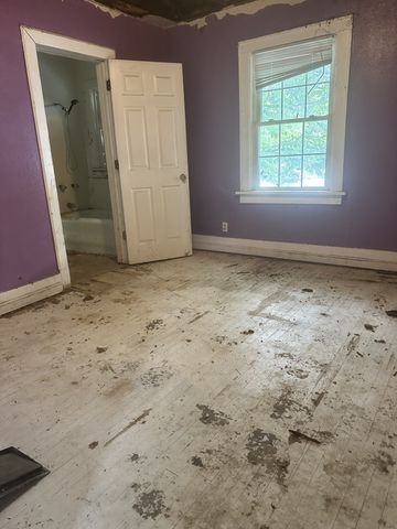 1644 E Grand Avenue, Des Moines, IA 50316