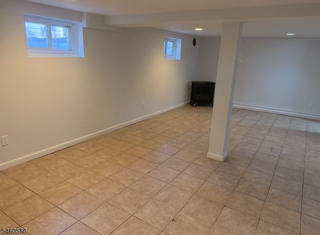 9 Hunter St, Roxbury Twp., NJ 07876