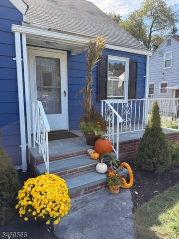 9 Hunter St, Roxbury Twp., NJ 07876