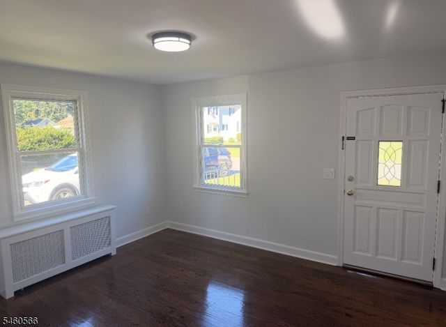 9 Hunter St, Roxbury Twp., NJ 07876